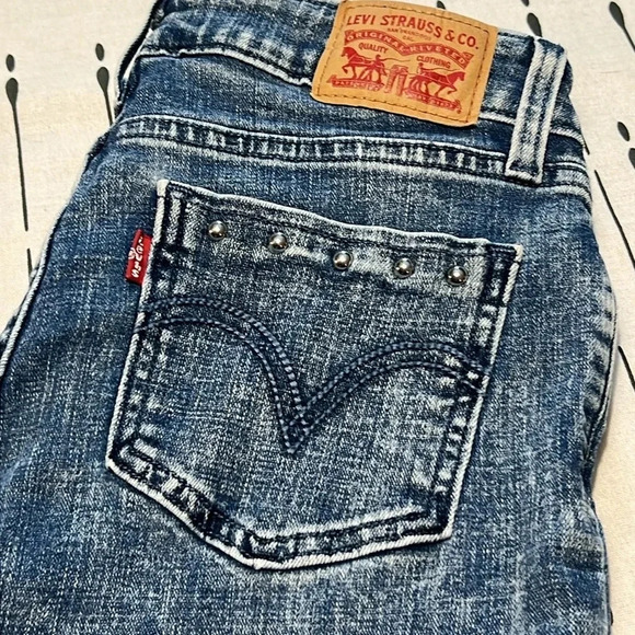 Levi's 535 Super Skinny Crop Denim Jeans.  Studded Back pockets. Size 27 - Picture 2 of 12